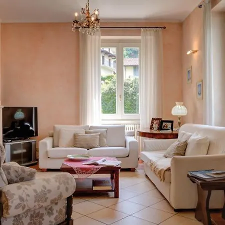 Villa Sleeps 8 Wifi