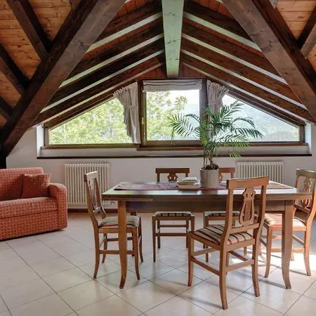 Villa Sleeps 8 Wifi