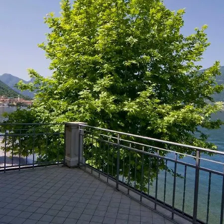Sleeps 8 Wifi Villa *
