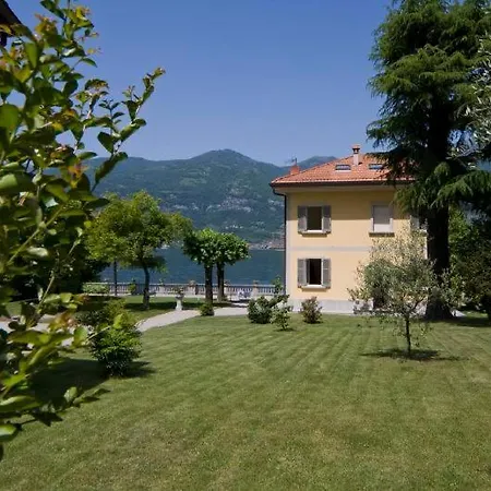 Sleeps 8 Wifi Villa