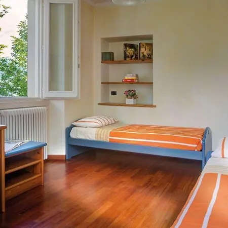 Sleeps 8 Wifi Lezzeno