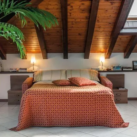 Sleeps 8 Wifi Villa Lezzeno