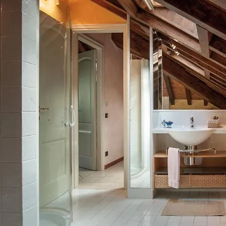Sleeps 8 Wifi Villa *